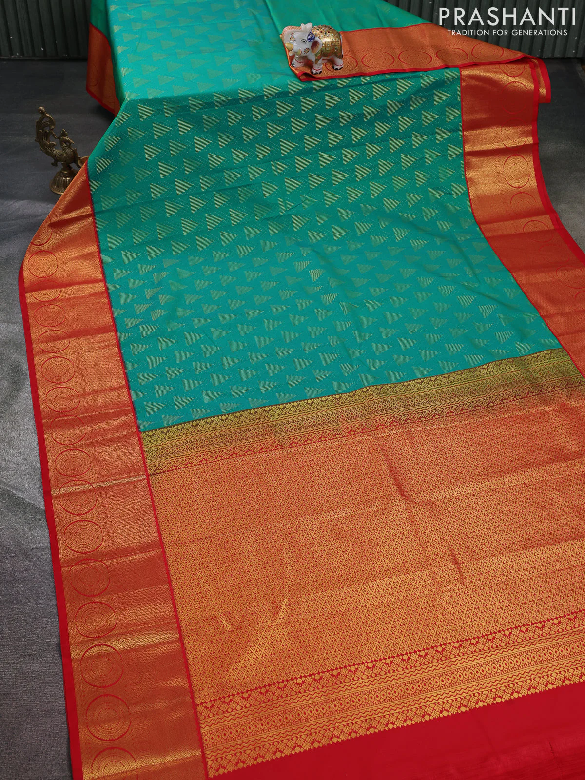 Semi kanchipuram silk saree green and red with allover stripes zari woven buttas and zari woven korvai border - Image 2