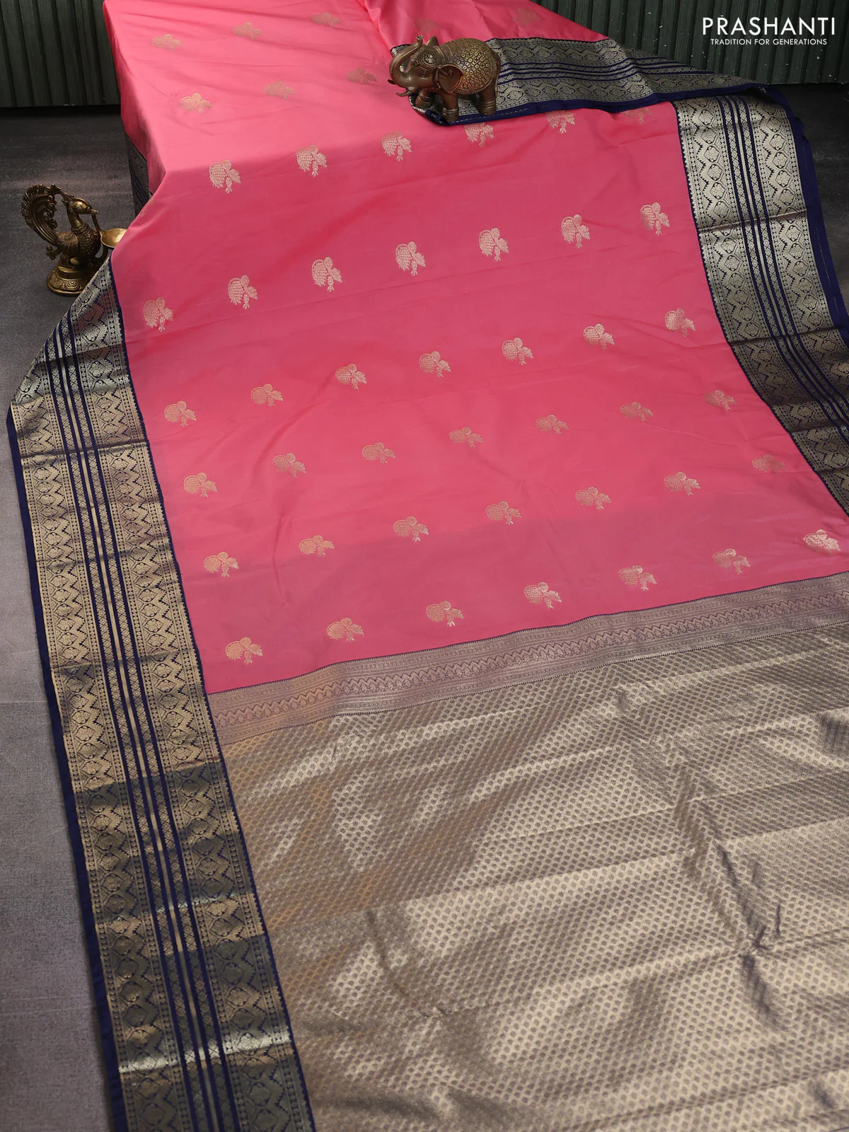 Semi kanchipuram silk saree peach pink and navy blue with zari woven buttas and zari woven border - Image 2