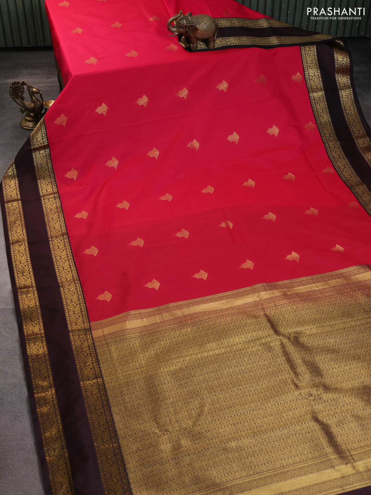Semi kanchipuram silk saree pink and coffee brown with zari woven buttas and rettapet zari woven korvai border - Image 2