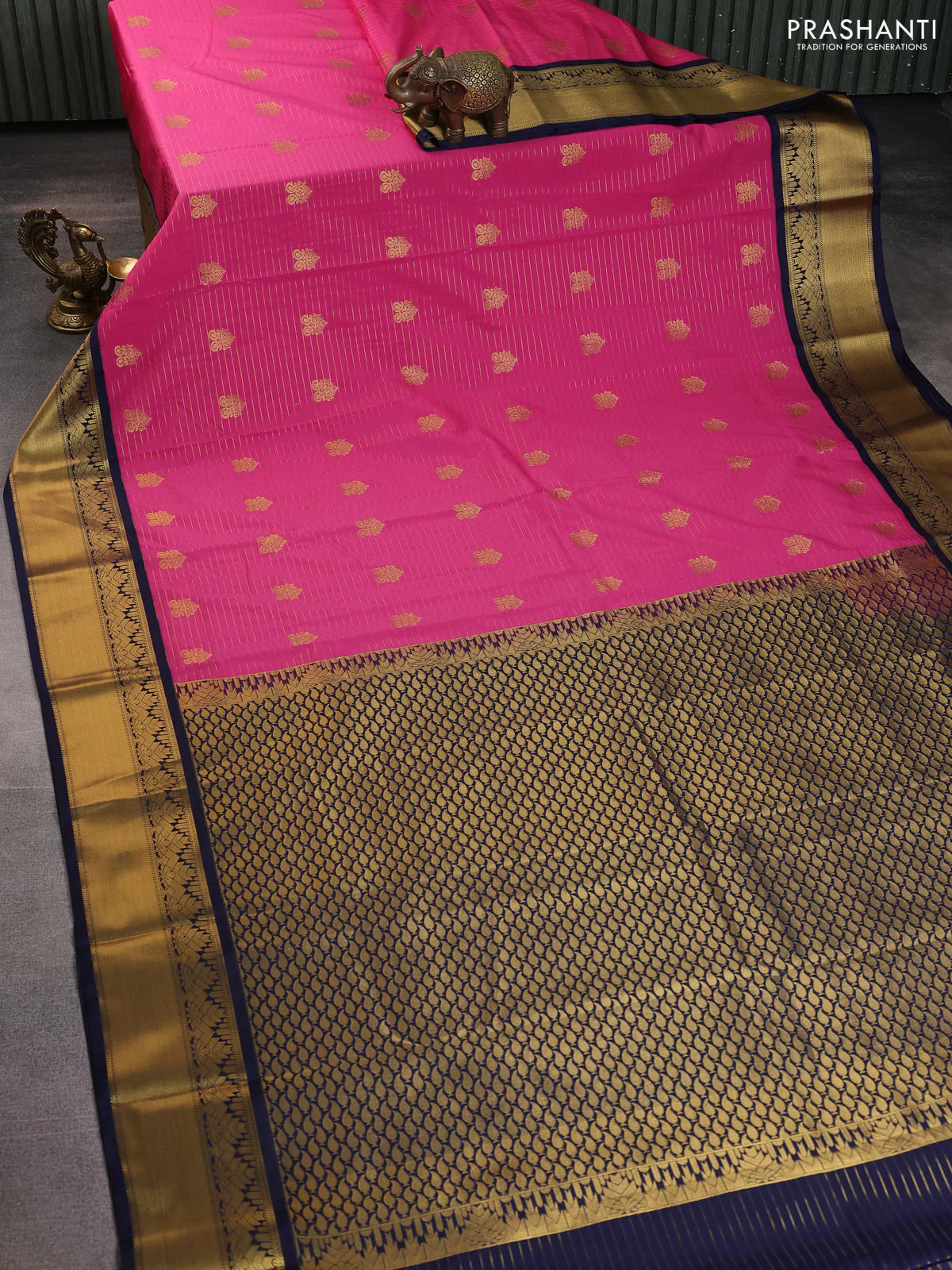 Semi kanchipuram silk saree pink and navy blue with allover zari weaves & buttas and rich zari korvai border - Image 2