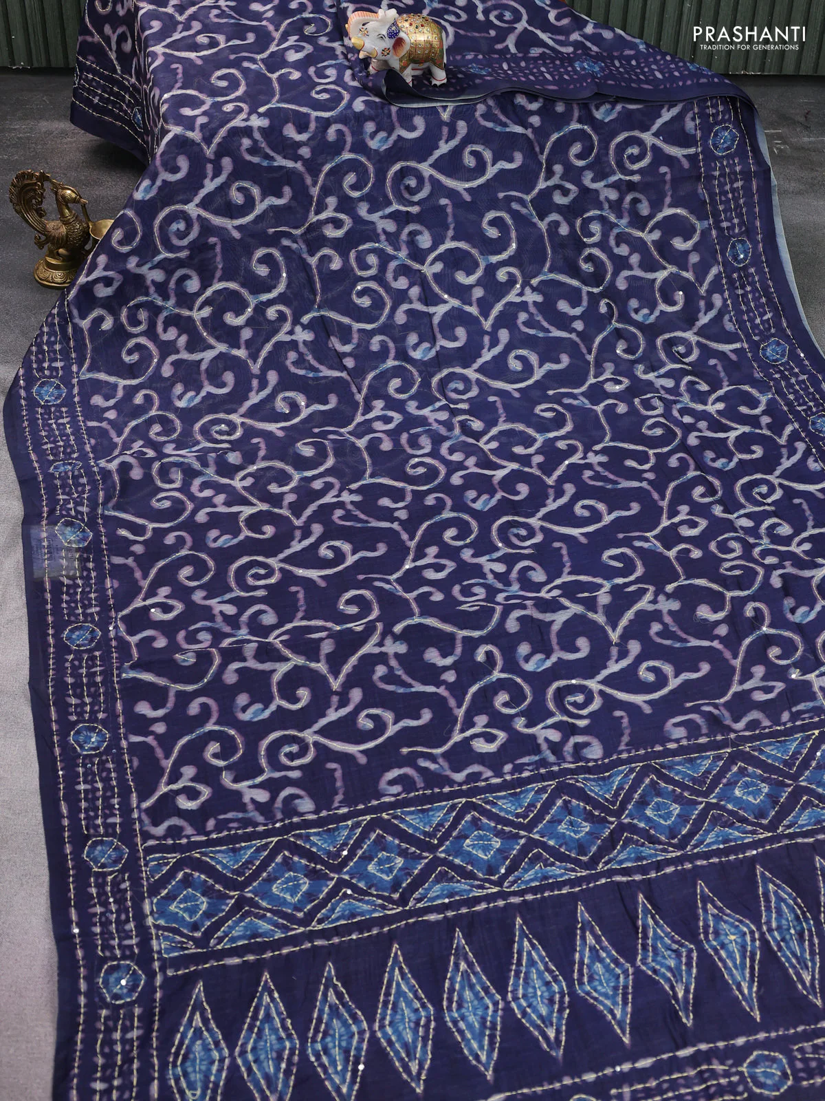Semi linen saree dark blue with allover prints & kantha stitch work - Image 2