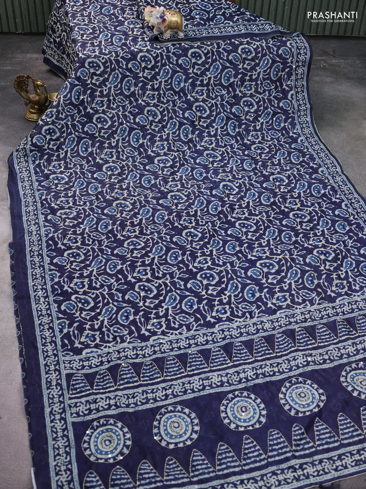 Semi linen saree indigo blue with allover prints & kantha stitch work - Image 2