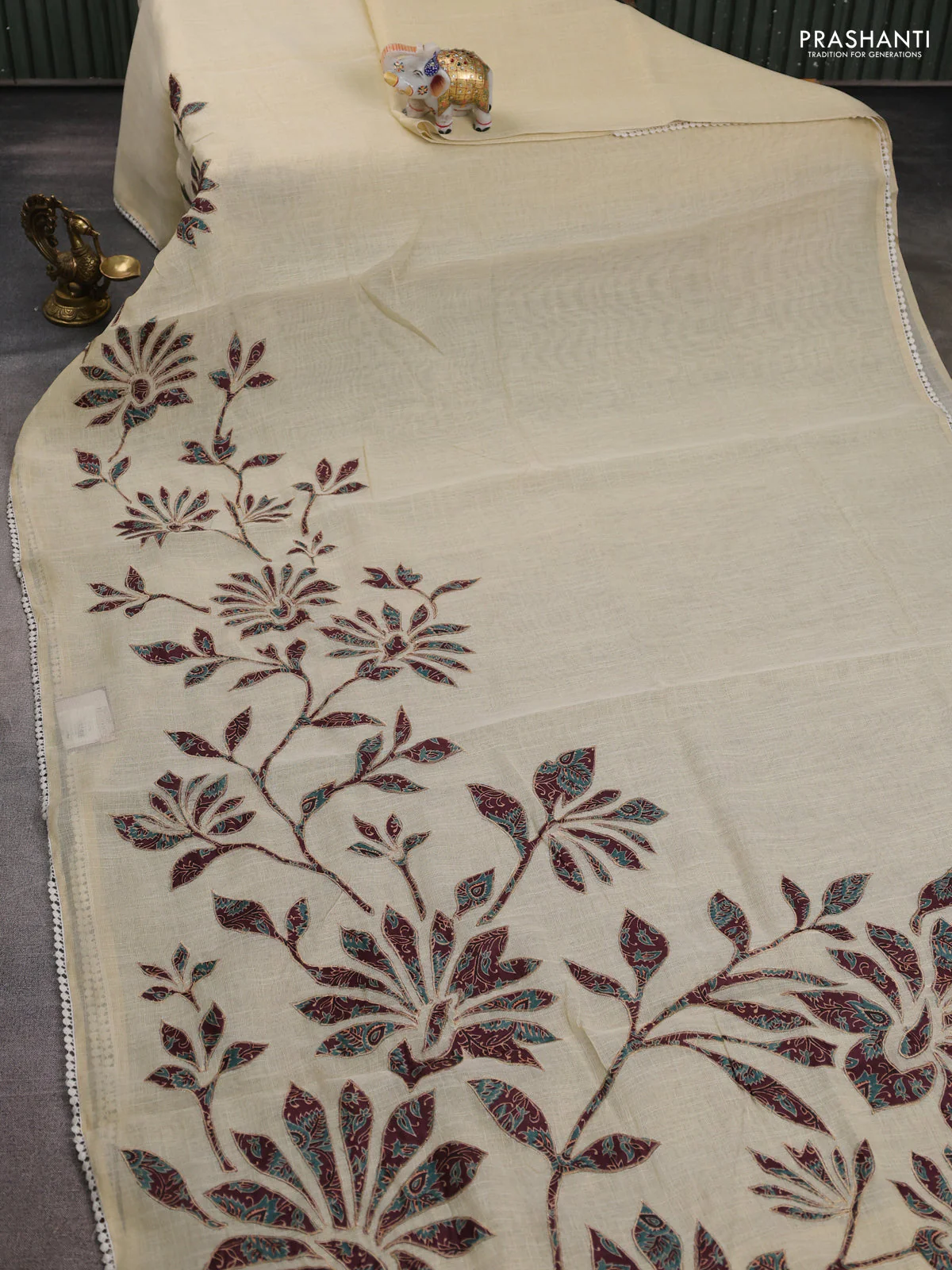 Semi linen tissue saree cream and deep maroon with kalamkari applique work and crocia lace work border - Image 2