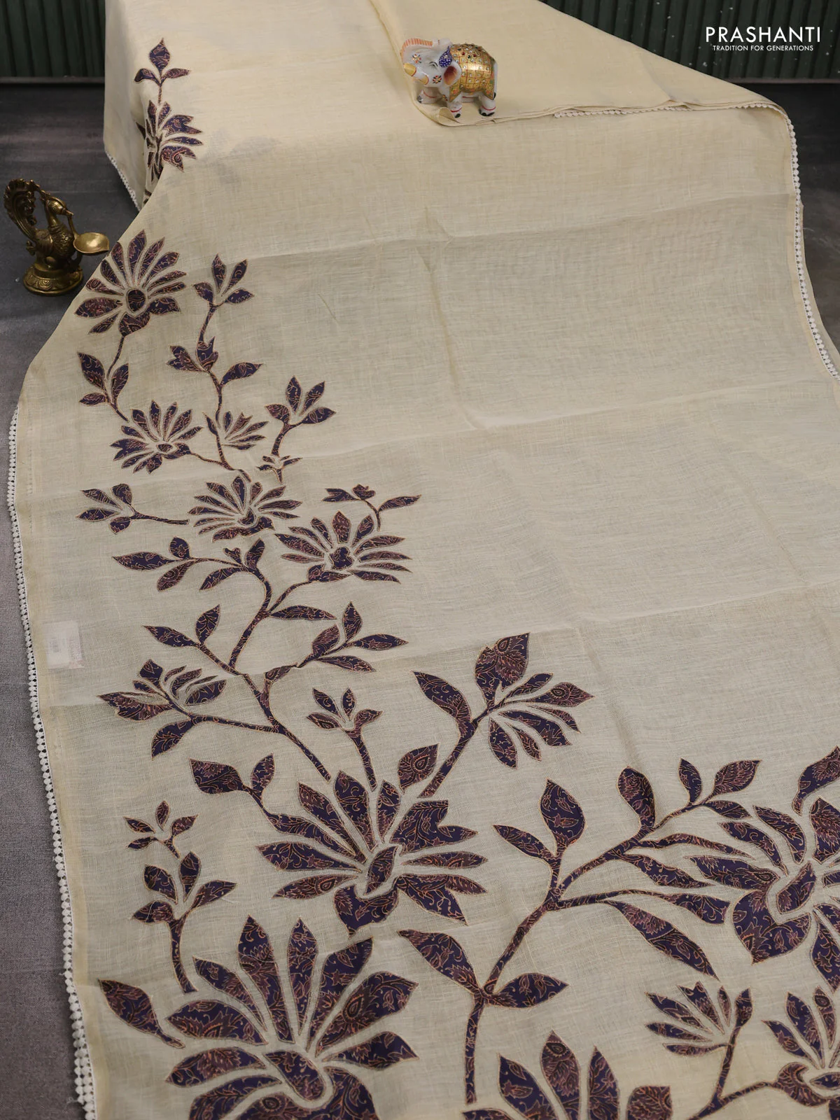Semi linen tissue saree cream and jamun shade with kalamkari applique work and crocia lace work border - Image 2