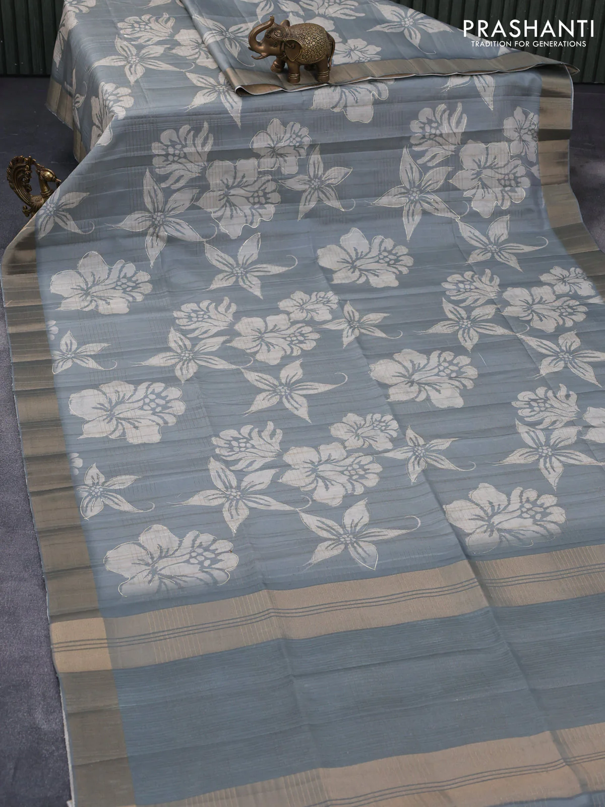 Semi matka foil printed saree grey with allover floral prints & zari weaves and zari woven border - Image 5