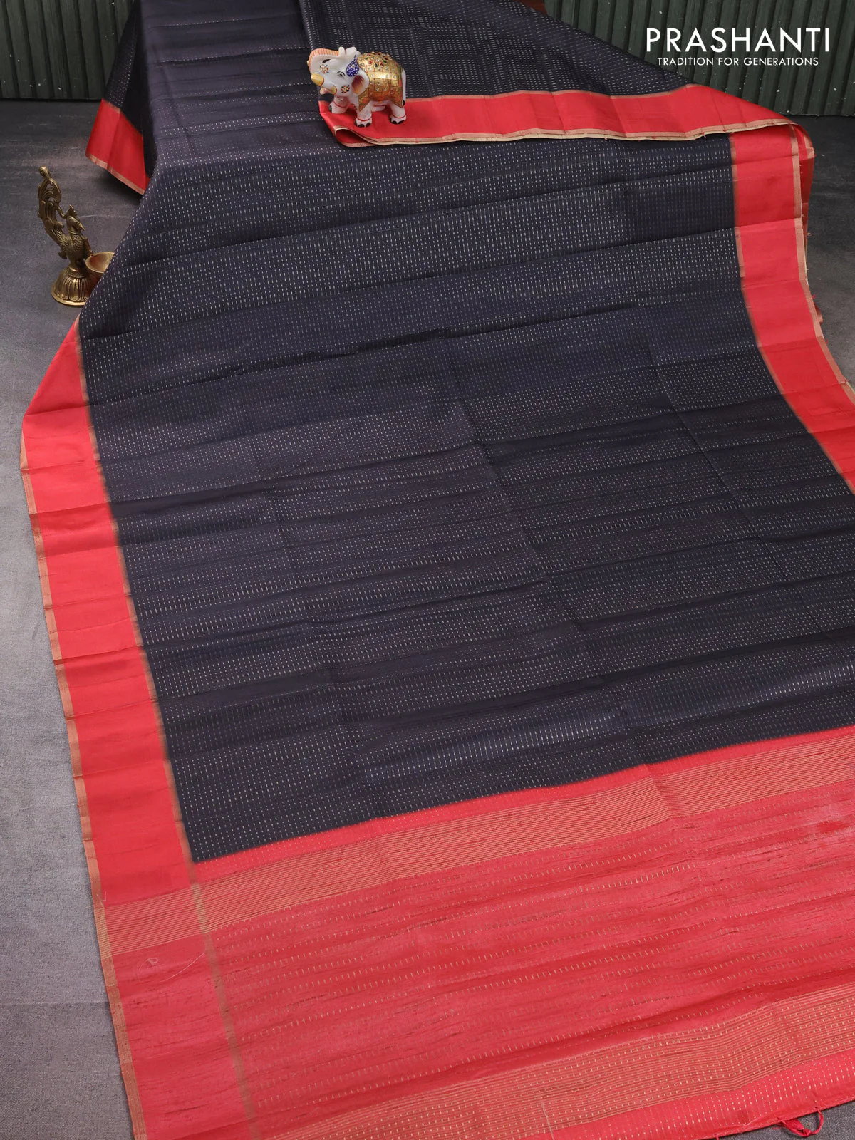 Semi matka saree black and red with allover zari weaves and rettapet zari woven border - Image 2