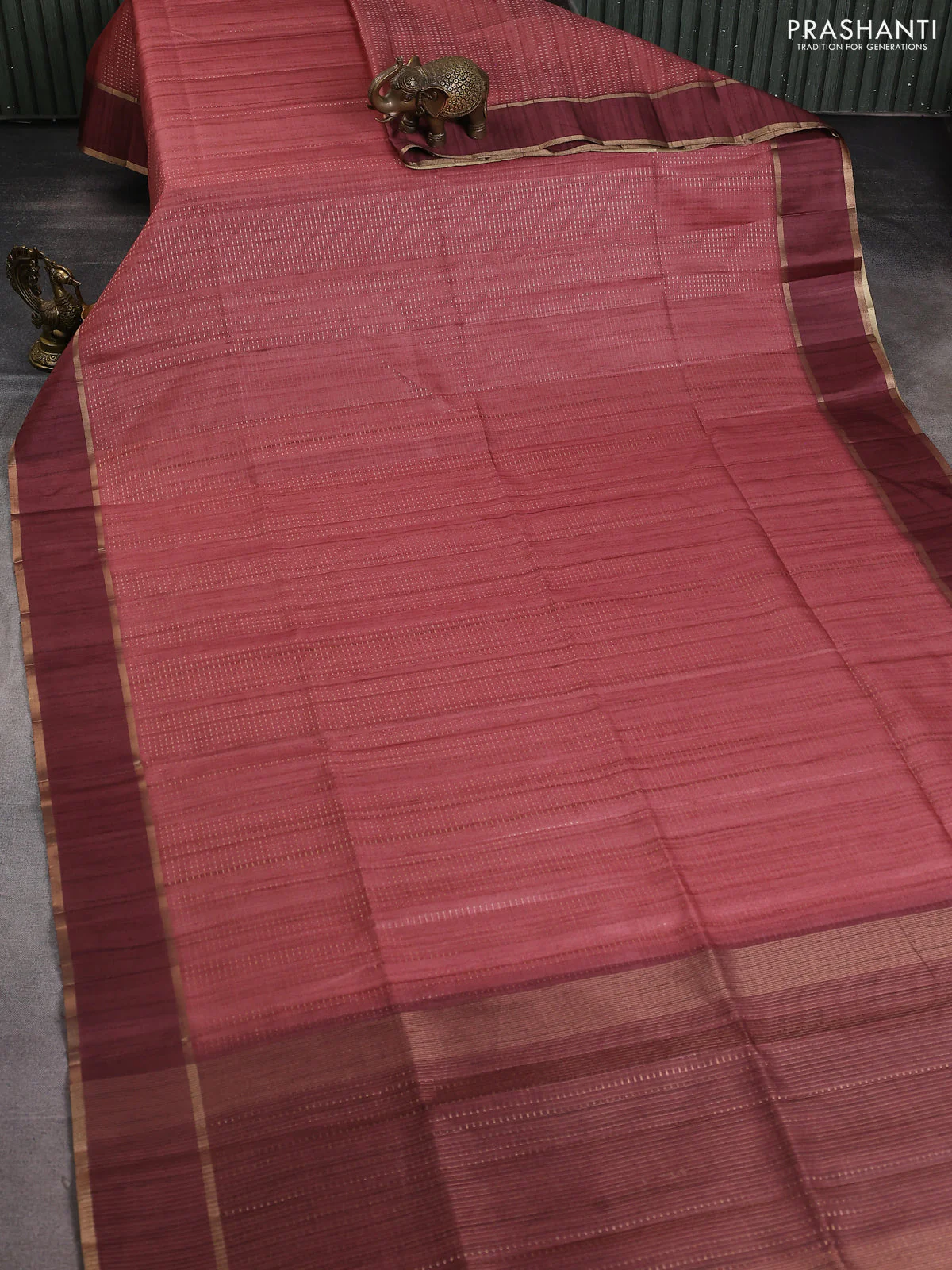Semi matka saree maroon with allover zari weaves and rettapet zari woven border - Image 2
