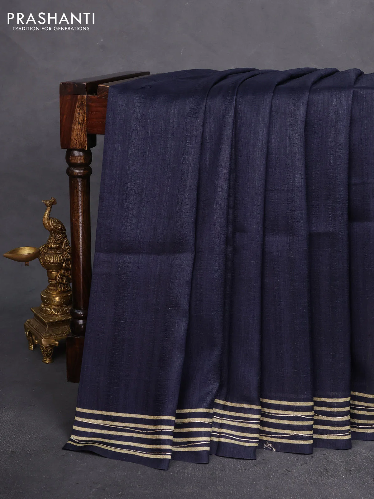 Semi matka tussar saree black and elaichi green navy blue with plain body and geometric printed pallu - Image 2
