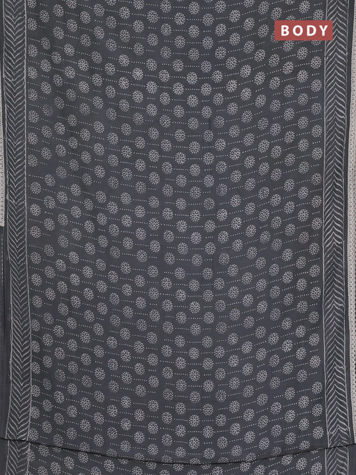 Semi pashmina silk saree grey and cream with allover prints and crocia lace work border - Image 2