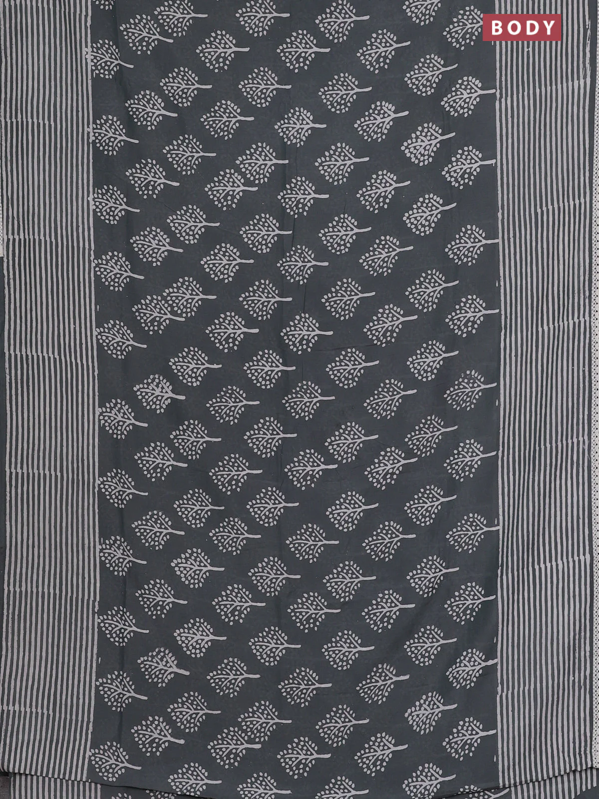 Semi pashmina silk saree grey and cream with allover tree butta prints and crocia lace work border - Image 2