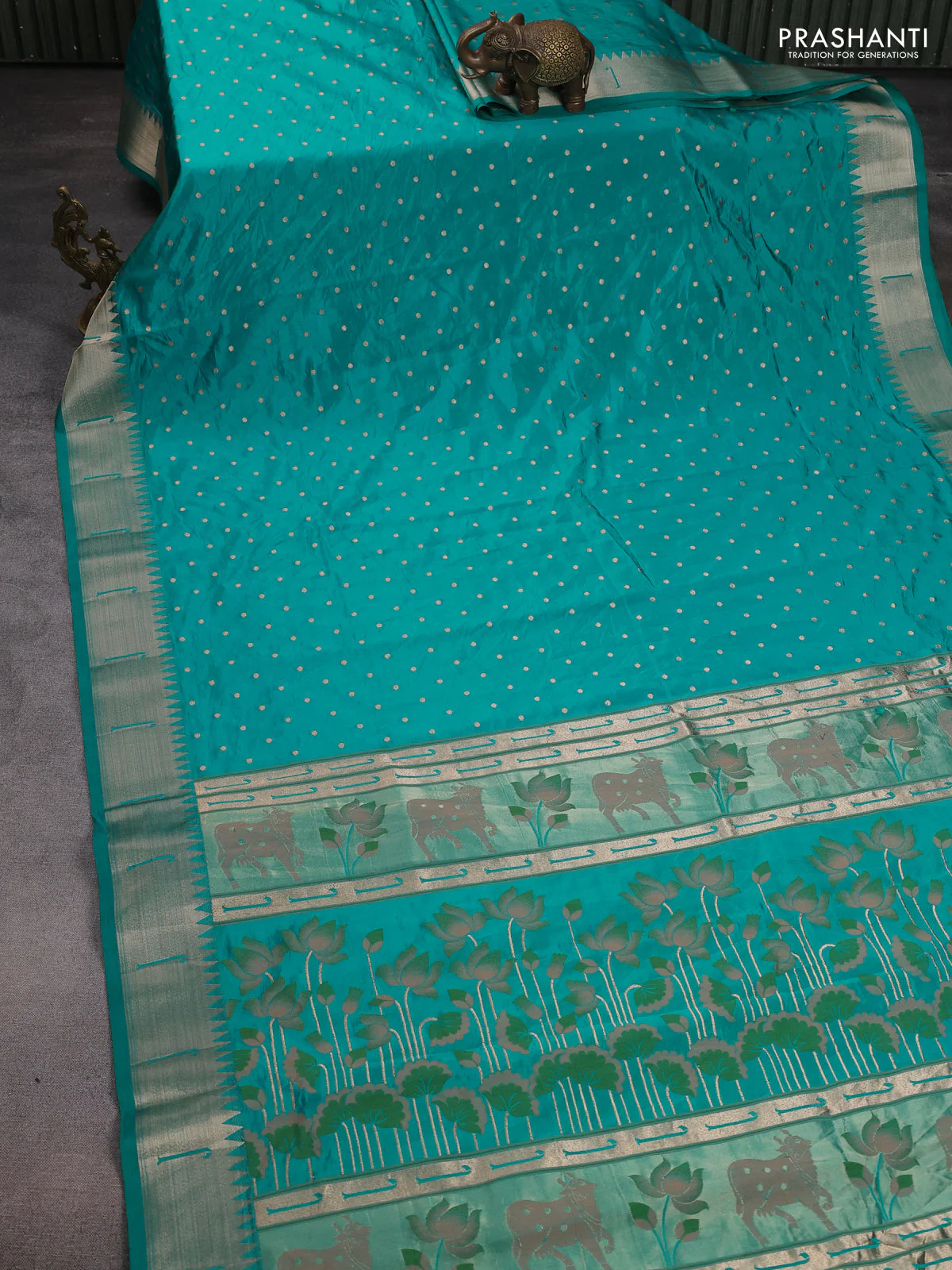 Semi raw silk saree peacock green with allover zari woven buttas and pichwai design pallu - Image 2