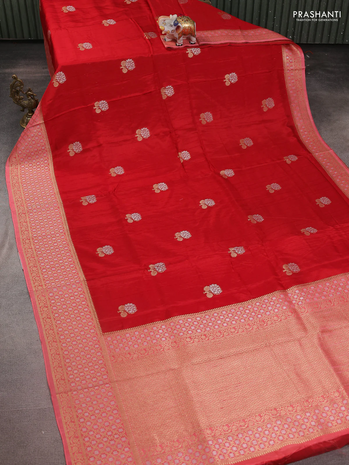 Semi raw silk saree red and peach pink with silver & gold zari woven buttas and zari woven border - Image 2