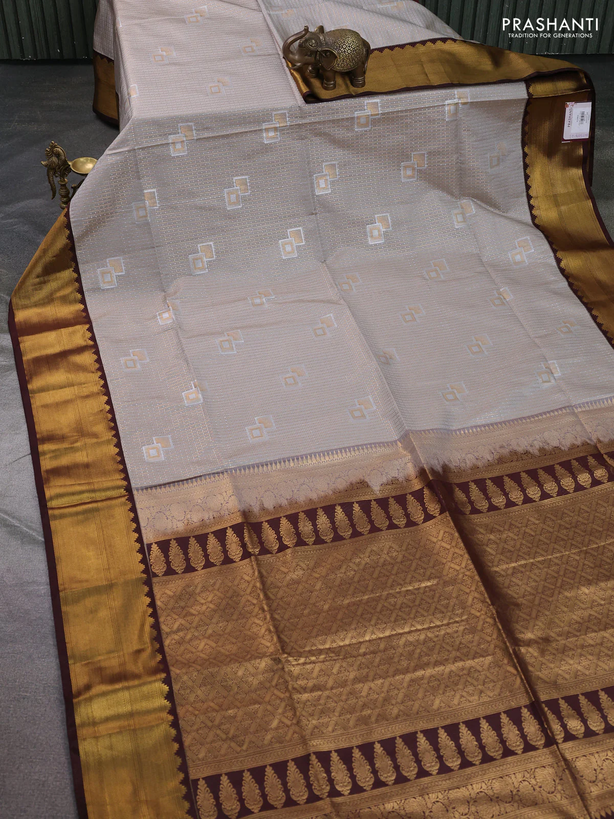 Semi soft silk saree beige and coffee brown with allover zari weaves & buttas and zari woven korvai border - Image 2
