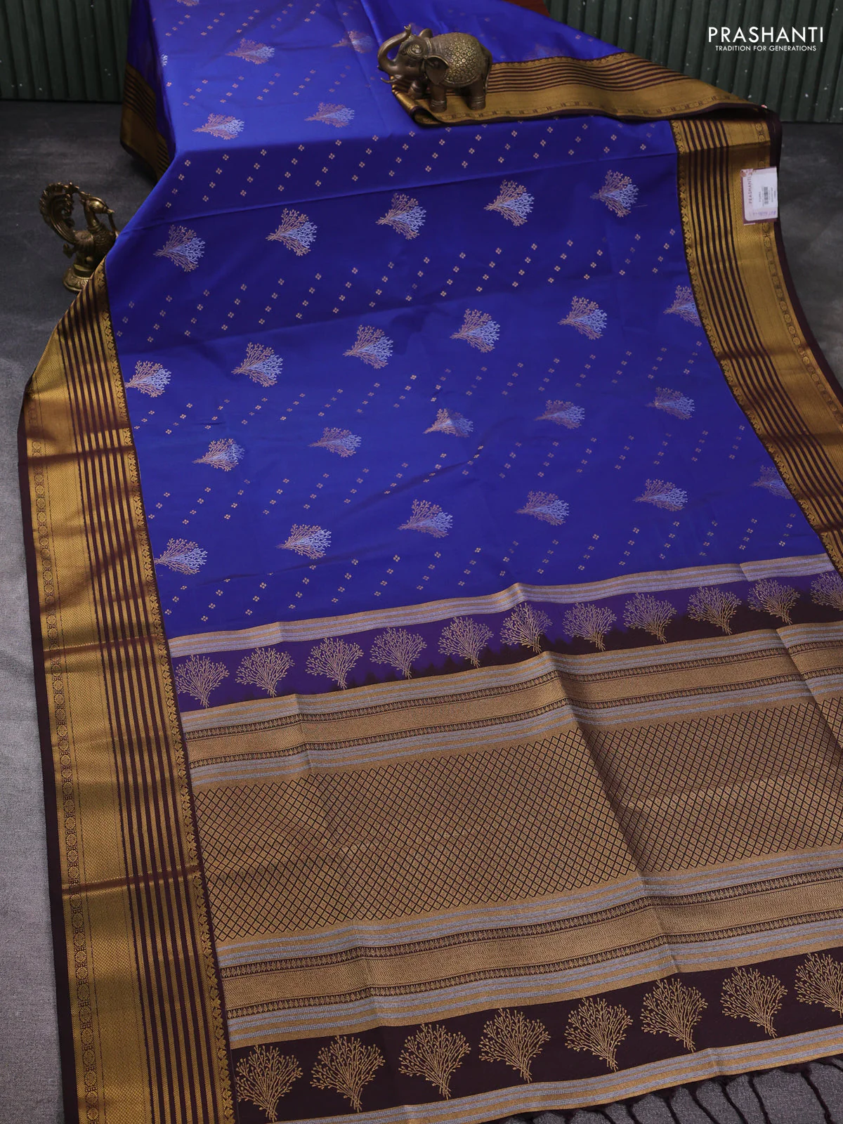 Semi soft silk saree blue and coffee brown with allover zari woven buttas and zari woven korvai border - Image 2