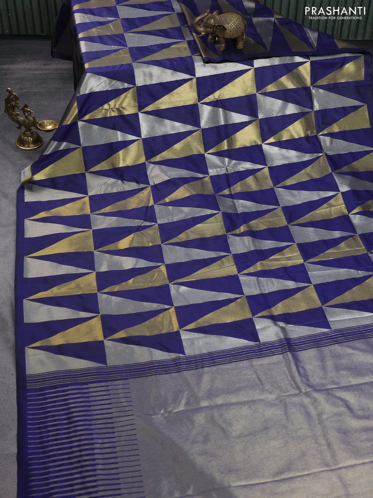 Semi soft silk saree blue with allover silver & gold geometric weaves in borderless style - Image 2