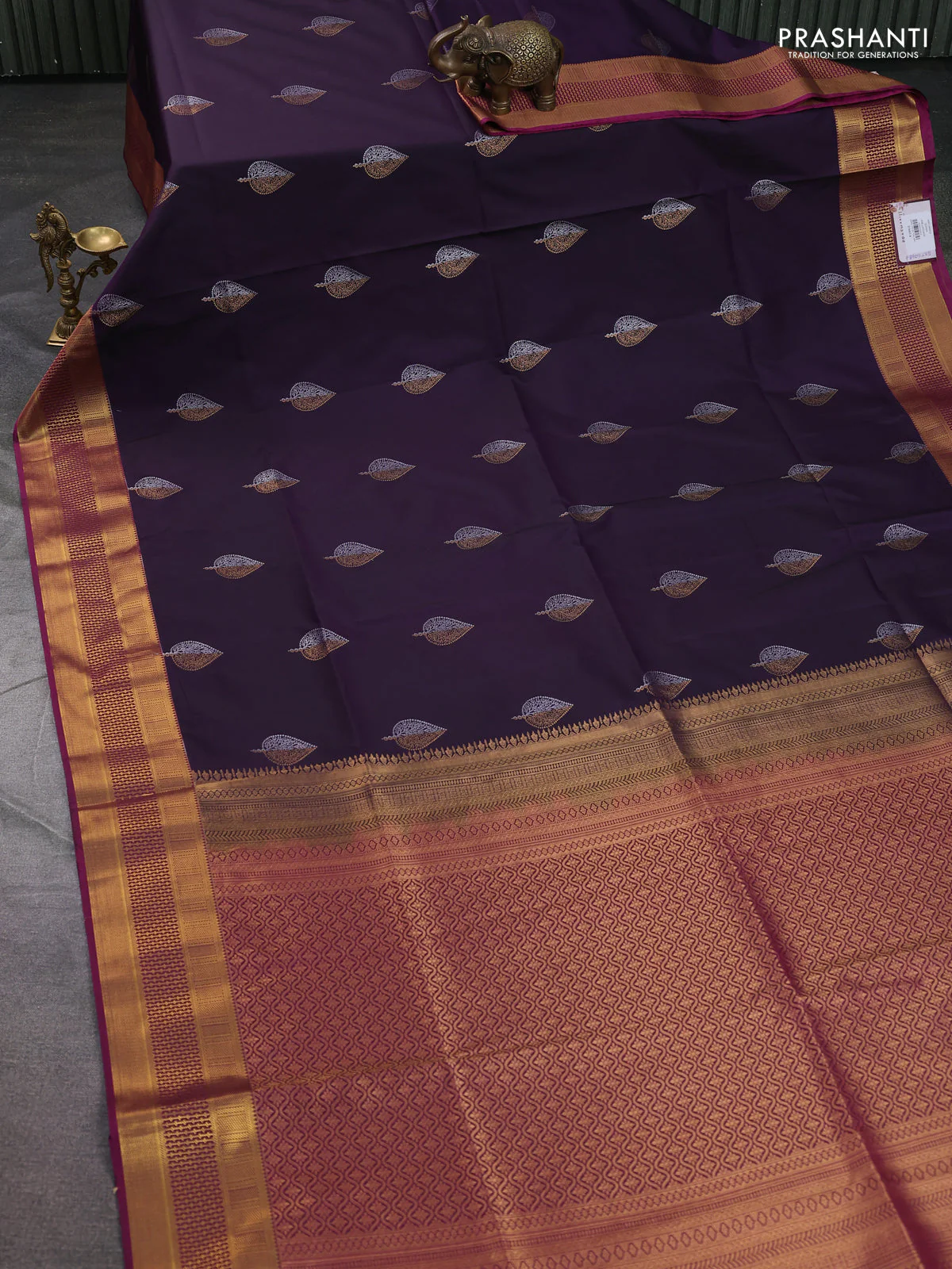 Semi soft silk saree deep purple and dark magenta pink with allover zari woven buttas and zari woven korvai border - Image 2