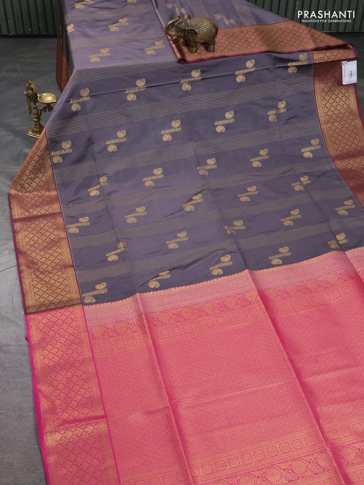 Semi soft silk saree grey and pink with allover zari weaves & buttas and zari woven korvai border - Image 2