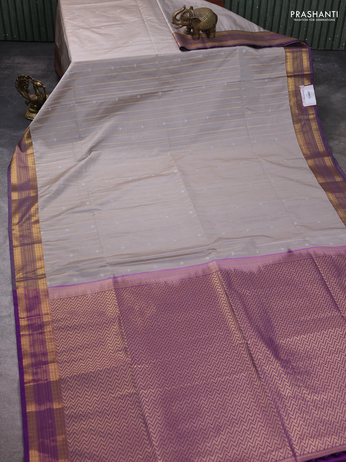 Semi soft silk saree grey and violet with allover zari weaves & buttas and zari woven butta korvai border - Image 2