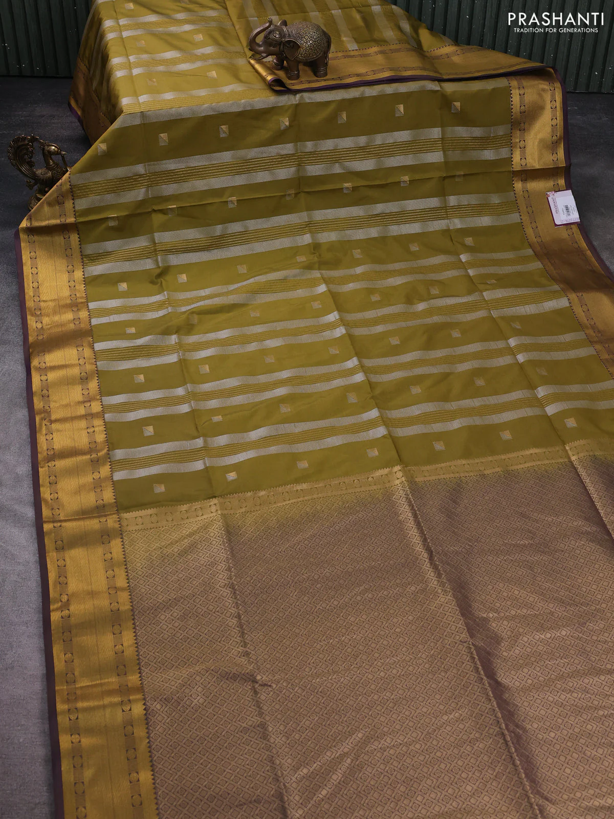 Semi soft silk saree mehendi green and dual shade of greenish purple with zari weaves & buttas and zari woven border - Image 2