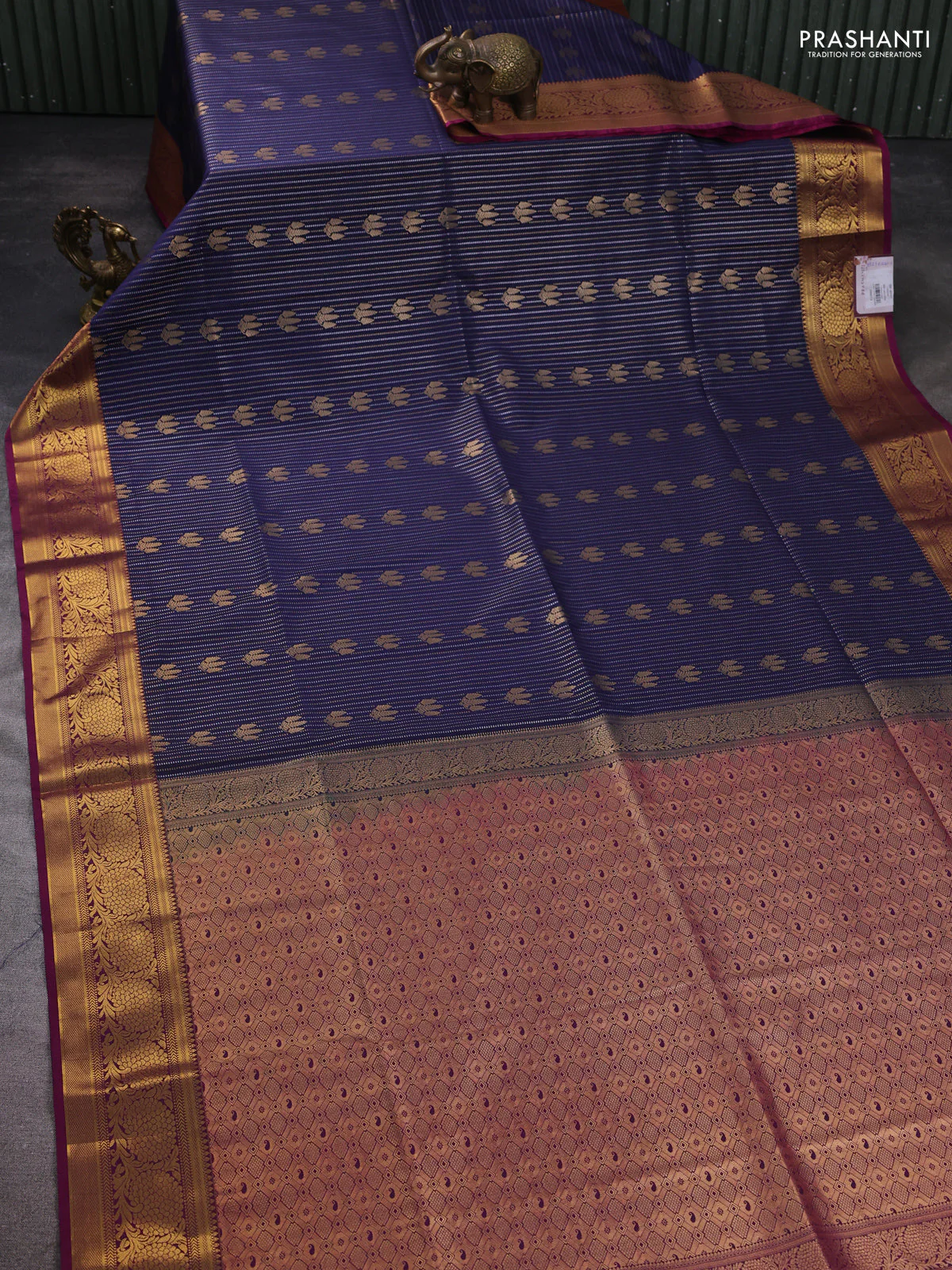 Semi soft silk saree navy blue and dark magenta pink with allover zari weaves & buttas and zari woven korvai border - Image 2