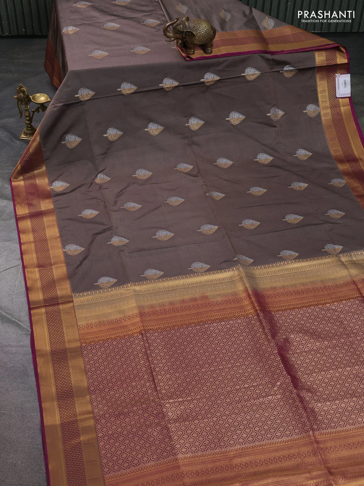 Semi soft silk saree pastel brown and magenta pink with allover zari woven buttas and zari woven korvai border - Image 2