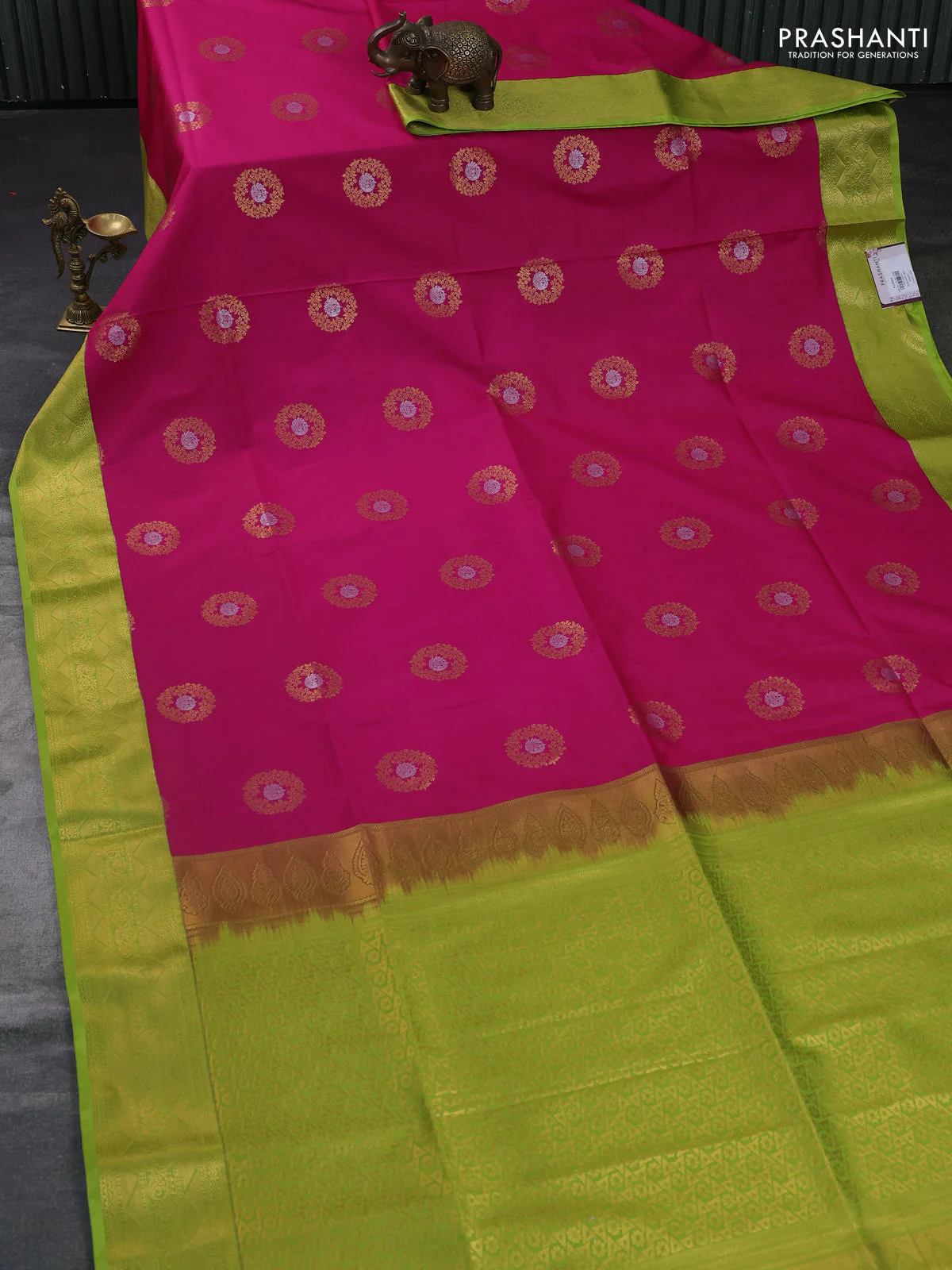 Semi soft silk saree pink and light green with allover rudraksha zari woven buttas and zari woven korvai border - Image 2