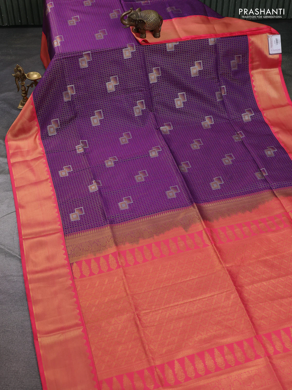 Semi soft silk saree purple and peach pink with allover zari weaves & buttas and zari woven korvai border - Image 2