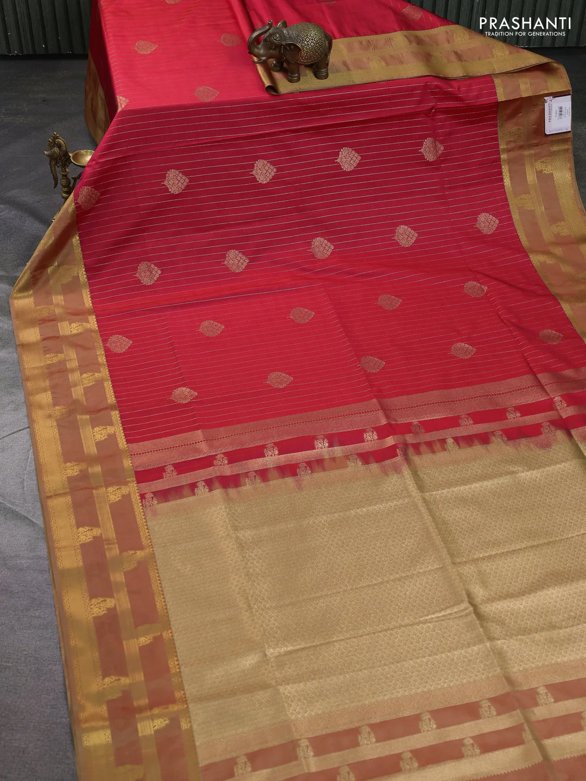 Semi soft silk saree red and pastel green with allover zari weaves & buttas and zari woven border - Image 2
