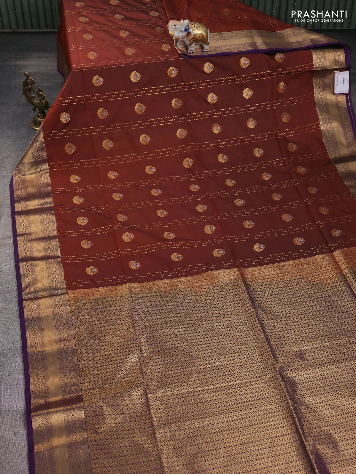 Semi soft silk saree rust shade and purple with allover zari woven buttas and zari woven korvai border - Image 2