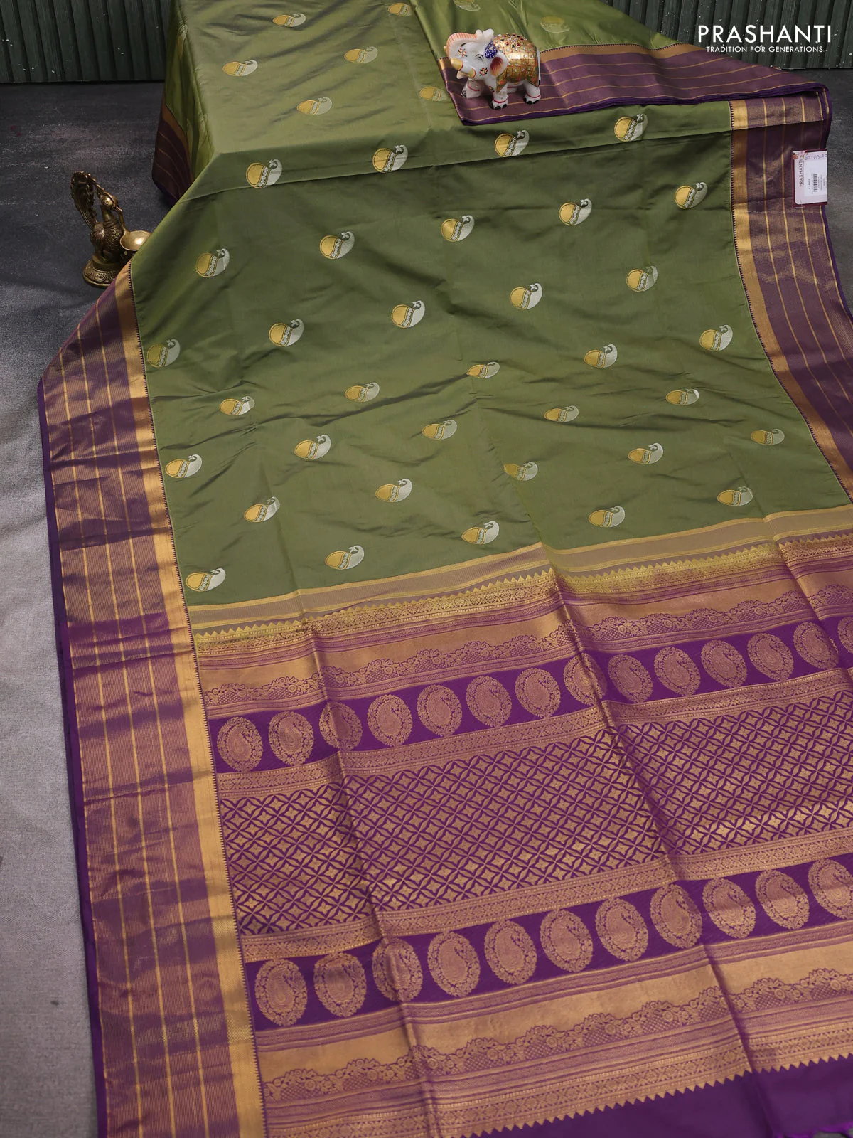Semi soft silk saree sap green and violet with allover paisley zari woven buttas and zari woven border - Image 2