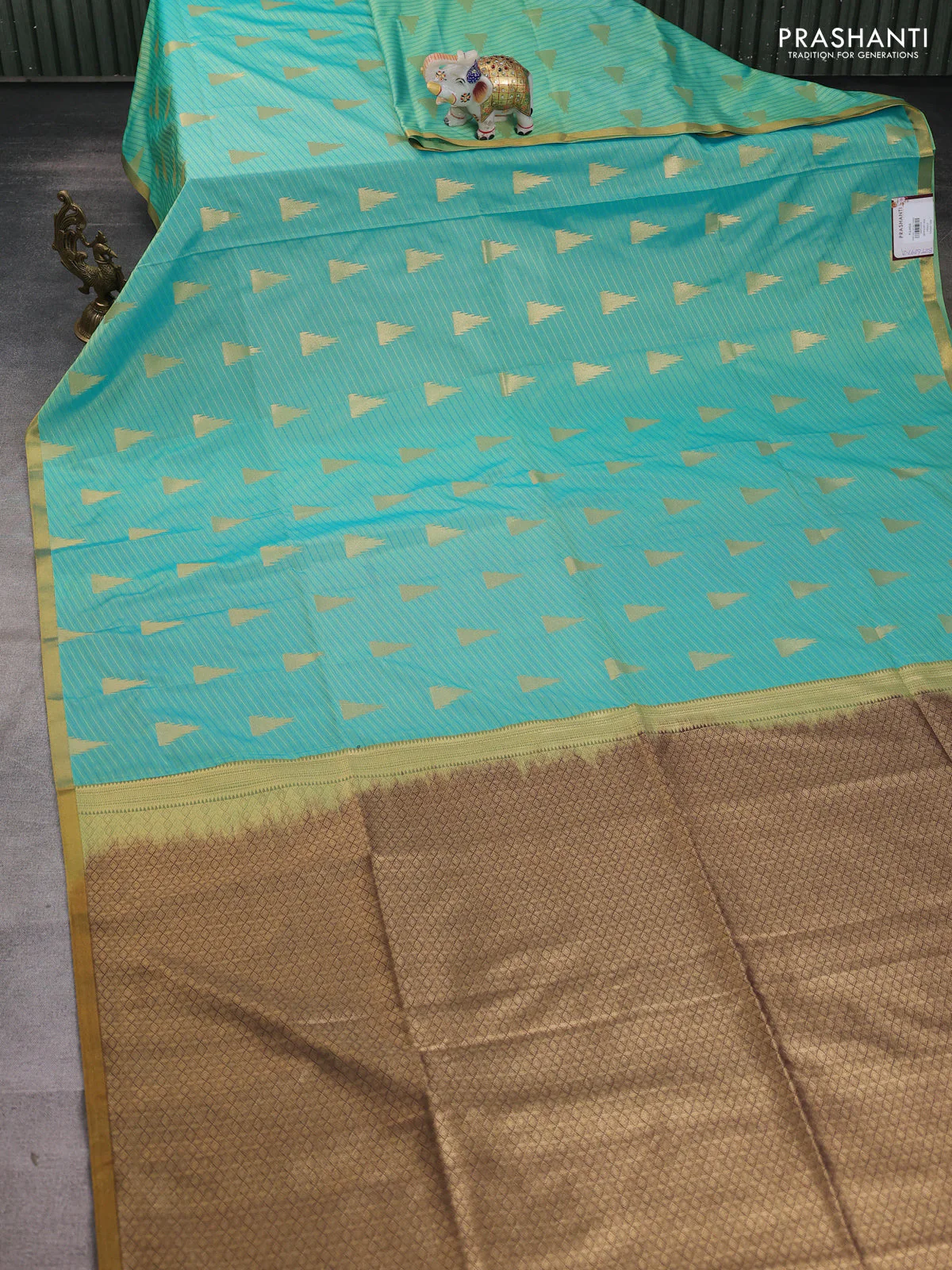 Semi soft silk saree teal green and coffee brown with allover thread weaves & temple zari woven buttas and small zari woven border - Image 2