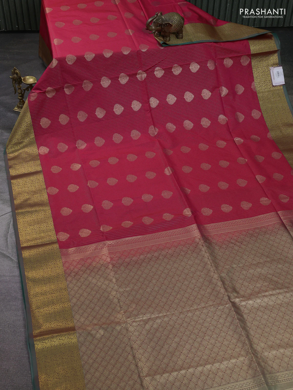 Semi soft silk saree tomato pink and teal green with allover zari weaves & buttas and zari woven border - Image 2