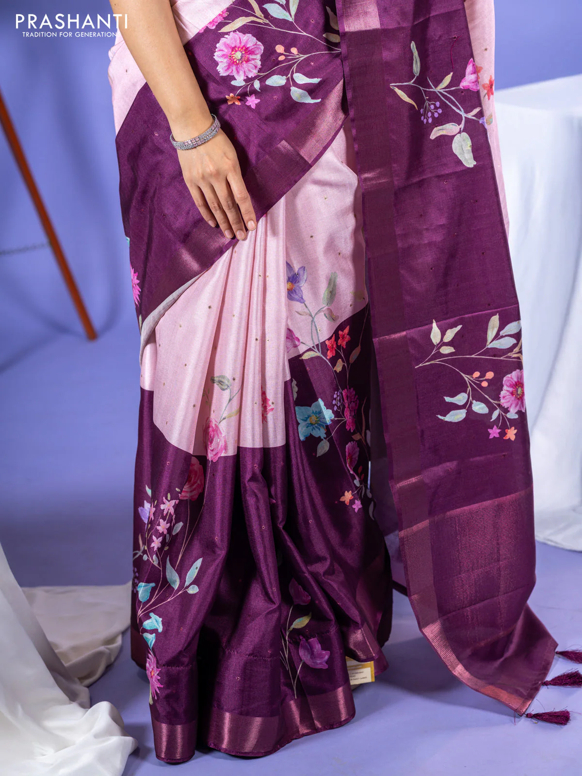 Semi tussar saree baby pink and wine shade with allover zari buttas & flotal digital prints and zari woven border - Image 4