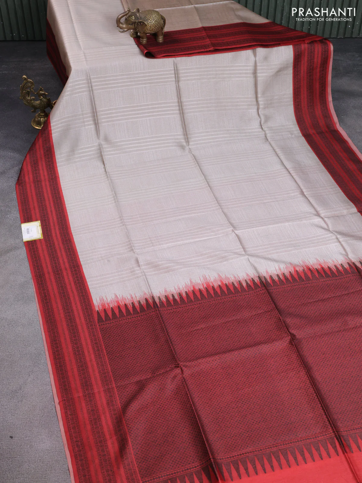 Semi tussar saree beige and maroon with allover thread weaves and thread woven border - Image 2
