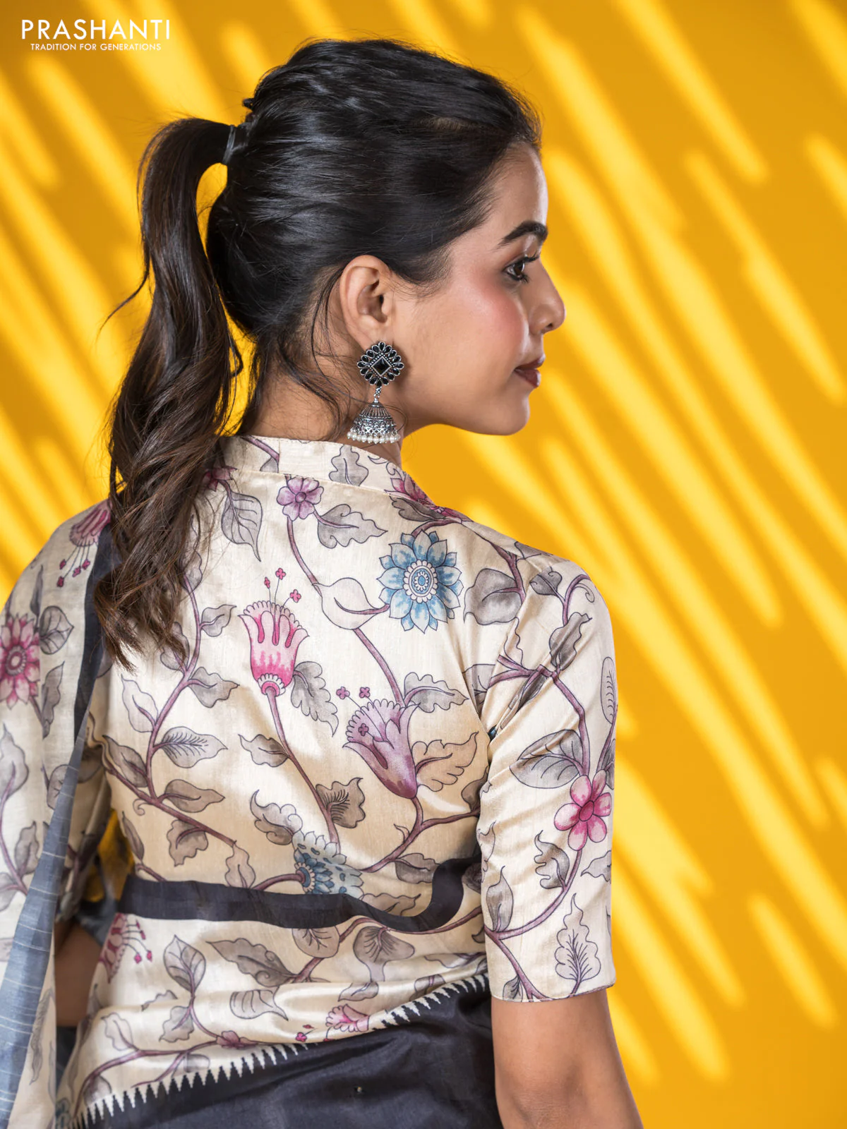 Semi tussar saree black and cream with allover mirror work and kalamkari printed border - Image 5
