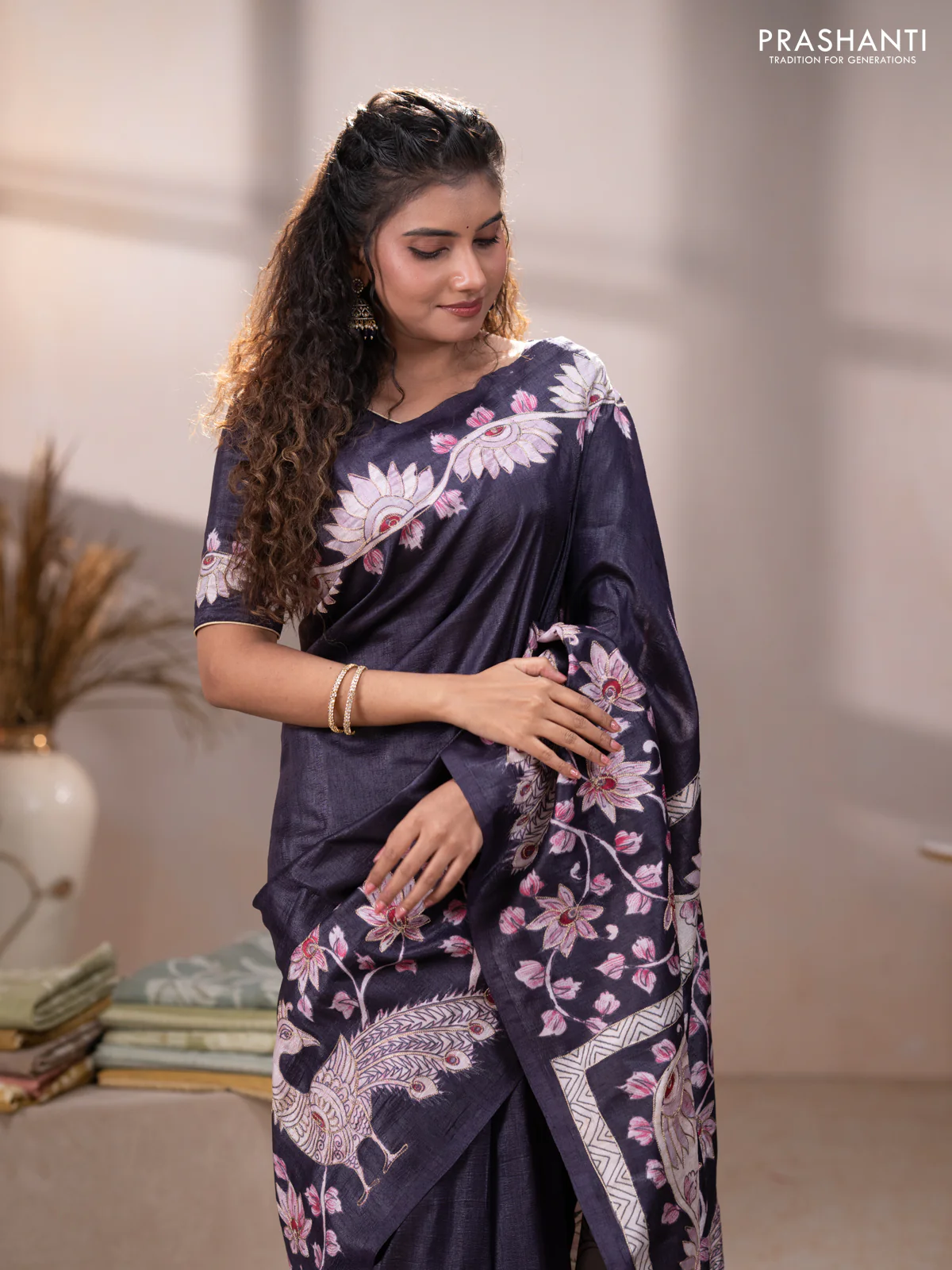 Semi tussar saree black with plain body and embroidered pallu - Image 2