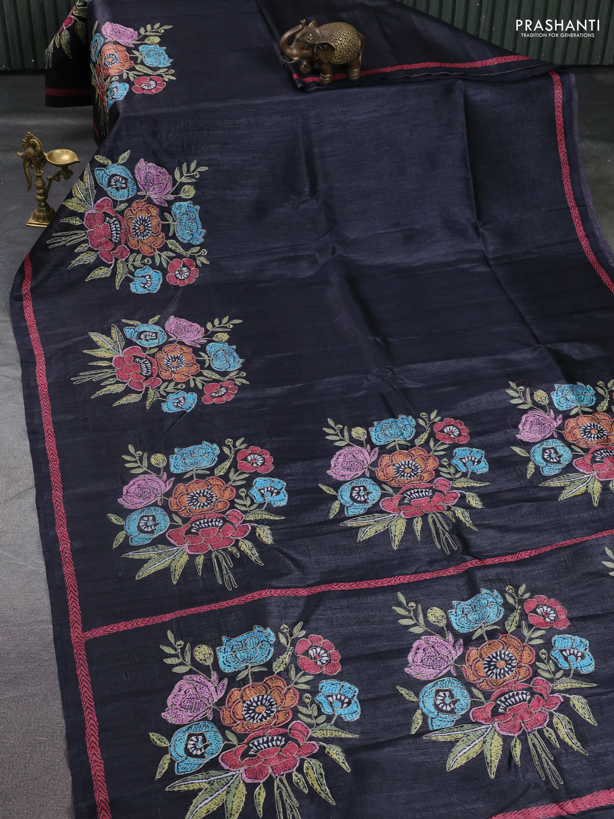 Semi tussar saree black with plain body and embroidered pallu - Image 2