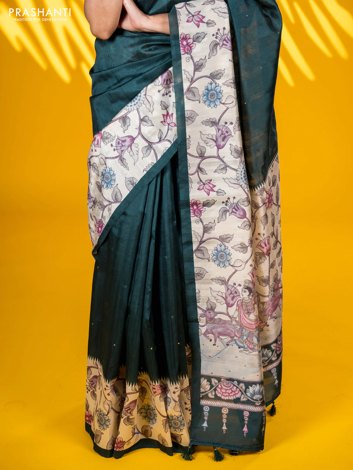 Semi tussar saree dark green and cream with allover mirror work and kalamkari printed border - Image 4