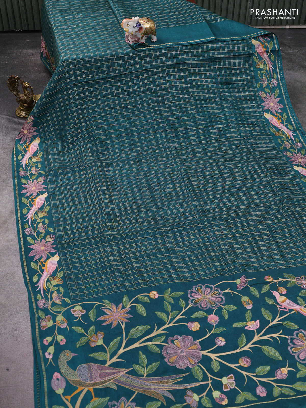 Semi tussar saree green with allover zari checked pattern and embroidery border - Image 2