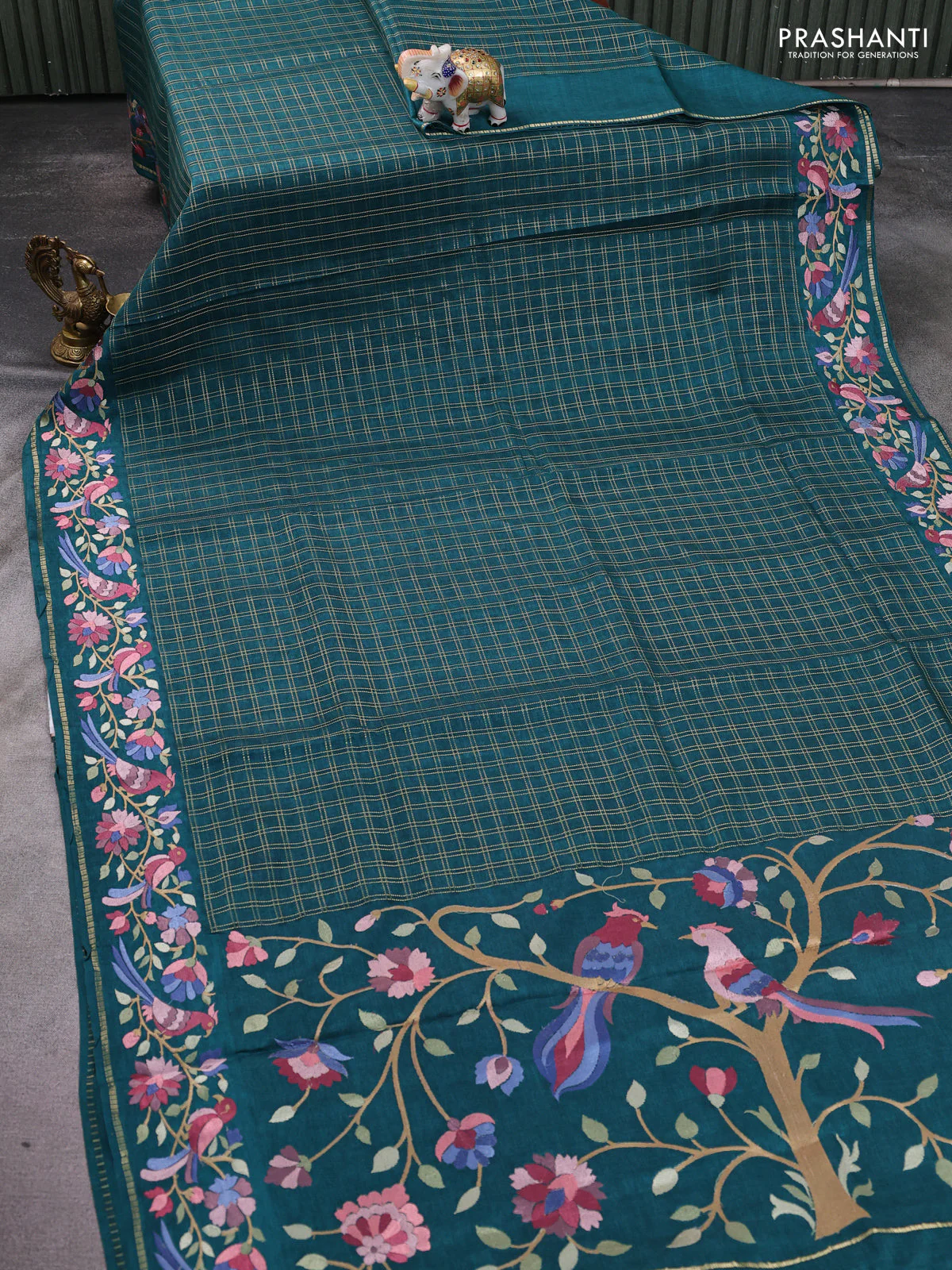 Semi tussar saree green with allover zari checked pattern and embroidery border - Image 2