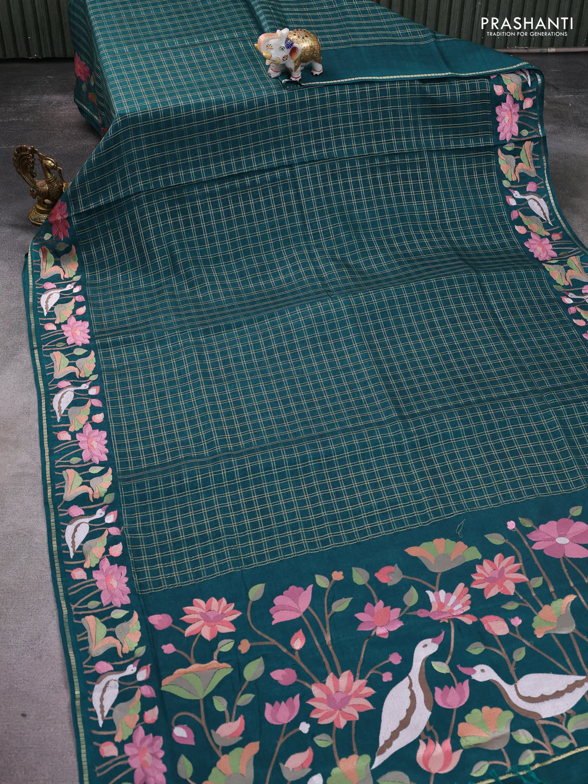 Semi tussar saree green with allover zari checked pattern and embroidery border - Image 2