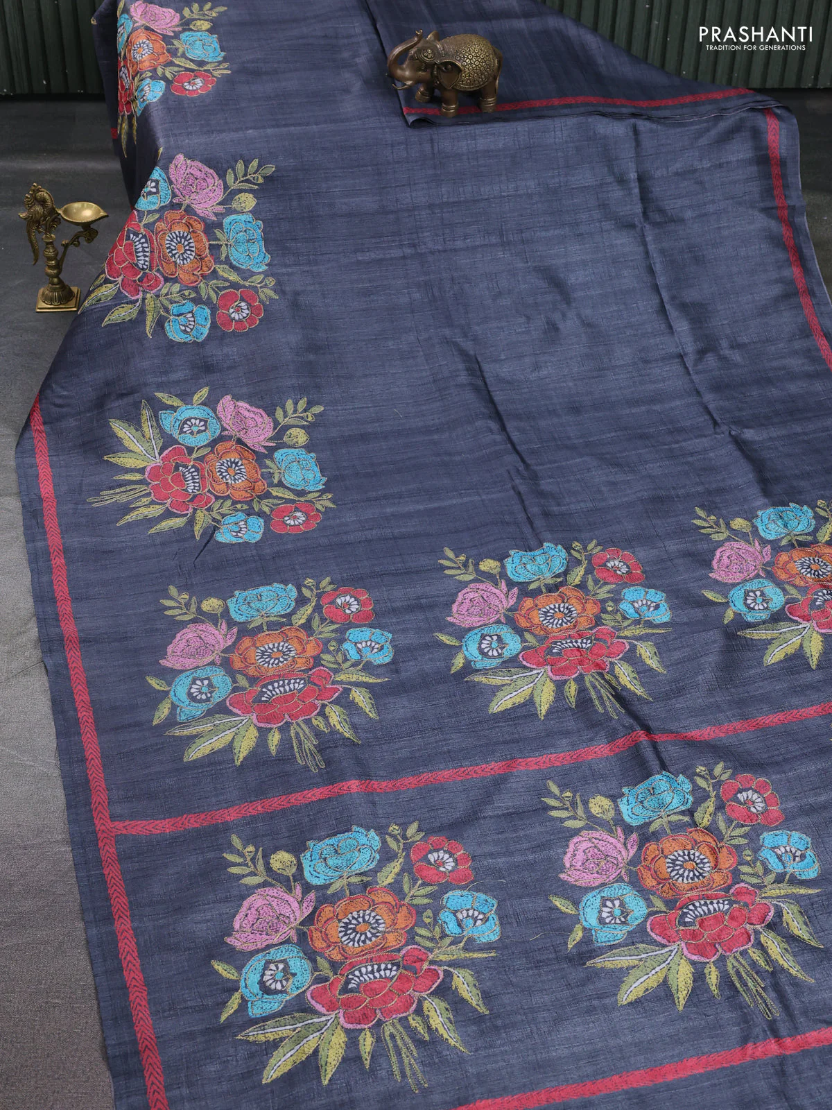 Semi tussar saree grey with plain body and embroidered pallu - Image 2