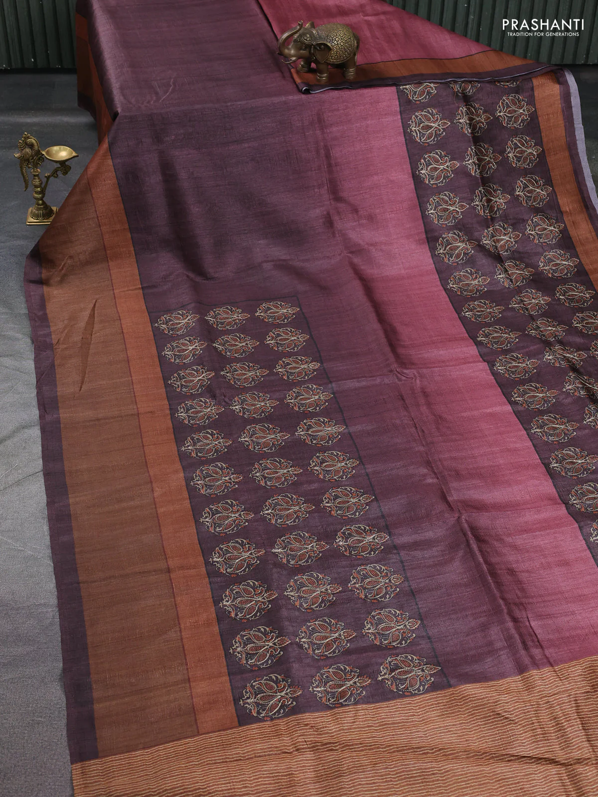 Semi tussar saree maroon and brown with plain body and embroidered pallu - Image 2