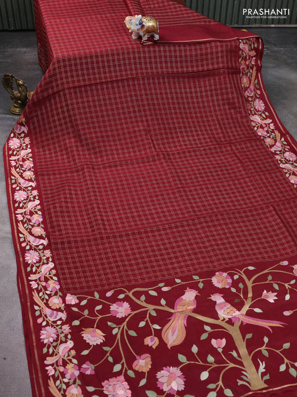 Semi tussar saree maroon with allover zari checked pattern and embroidery border - Image 2