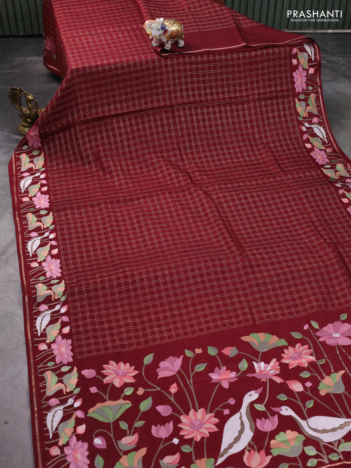 Semi tussar saree maroon with allover zari checked pattern and embroidery border - Image 2