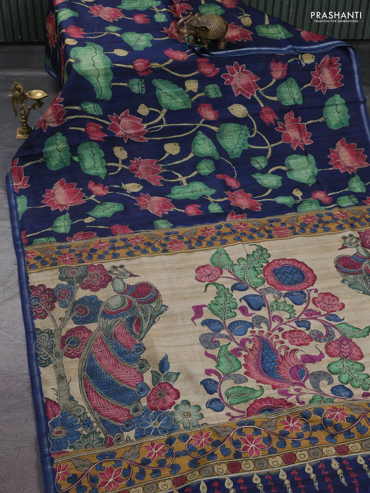 Semi tussar saree navy blue and beige with allover kalamkari prints and embroidered pallu - Image 2