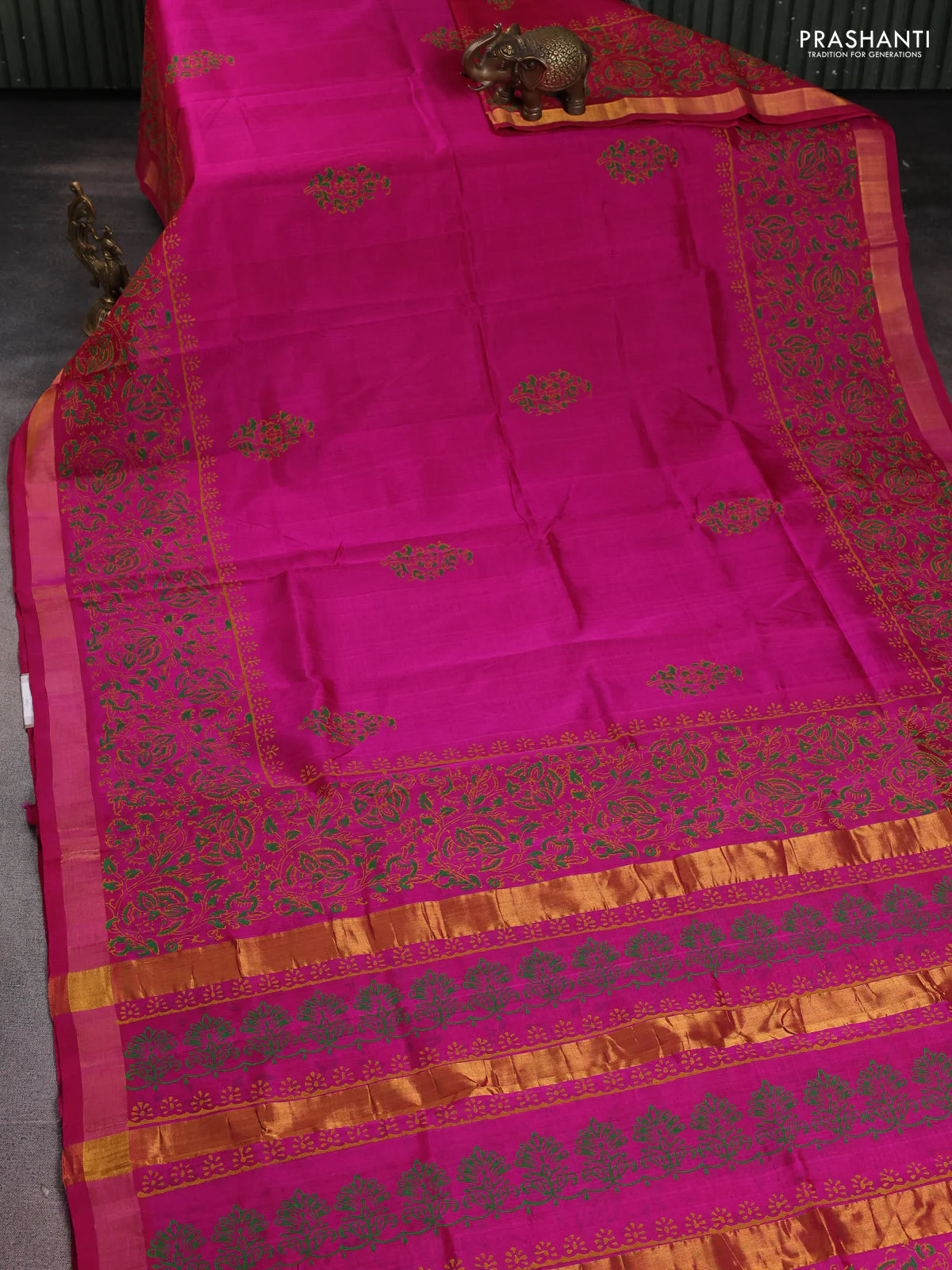 Silk cotton block printed saree magenta pink with butta prints and long printed zari woven border - Image 2