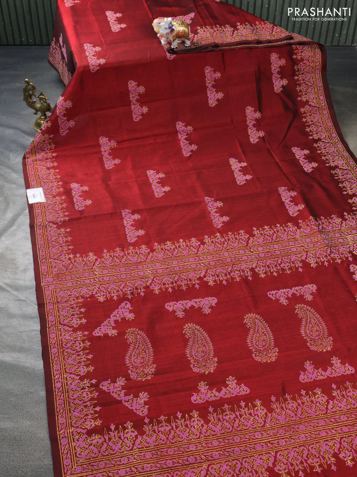 Silk cotton block printed saree maroon with butta prints and printed border - Image 2