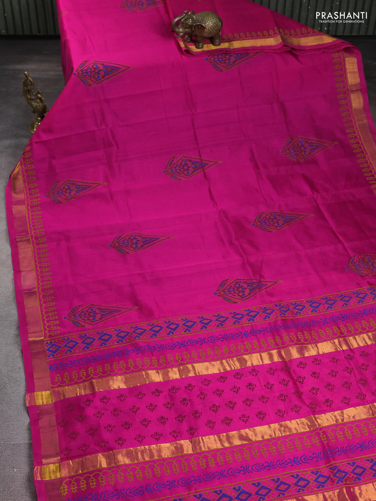 Silk cotton block printed saree pink with butta prints and zari woven border - Image 2