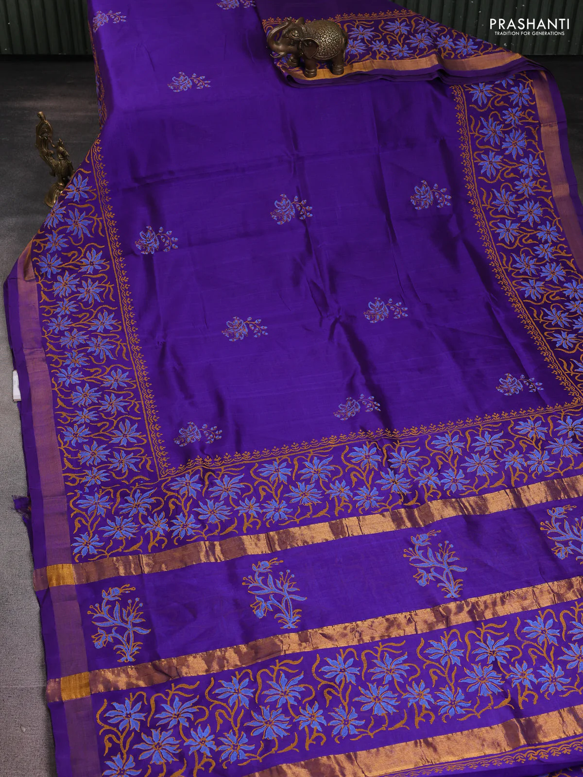 Silk cotton block printed saree violet with butta prints and long printed zari woven border - Image 2